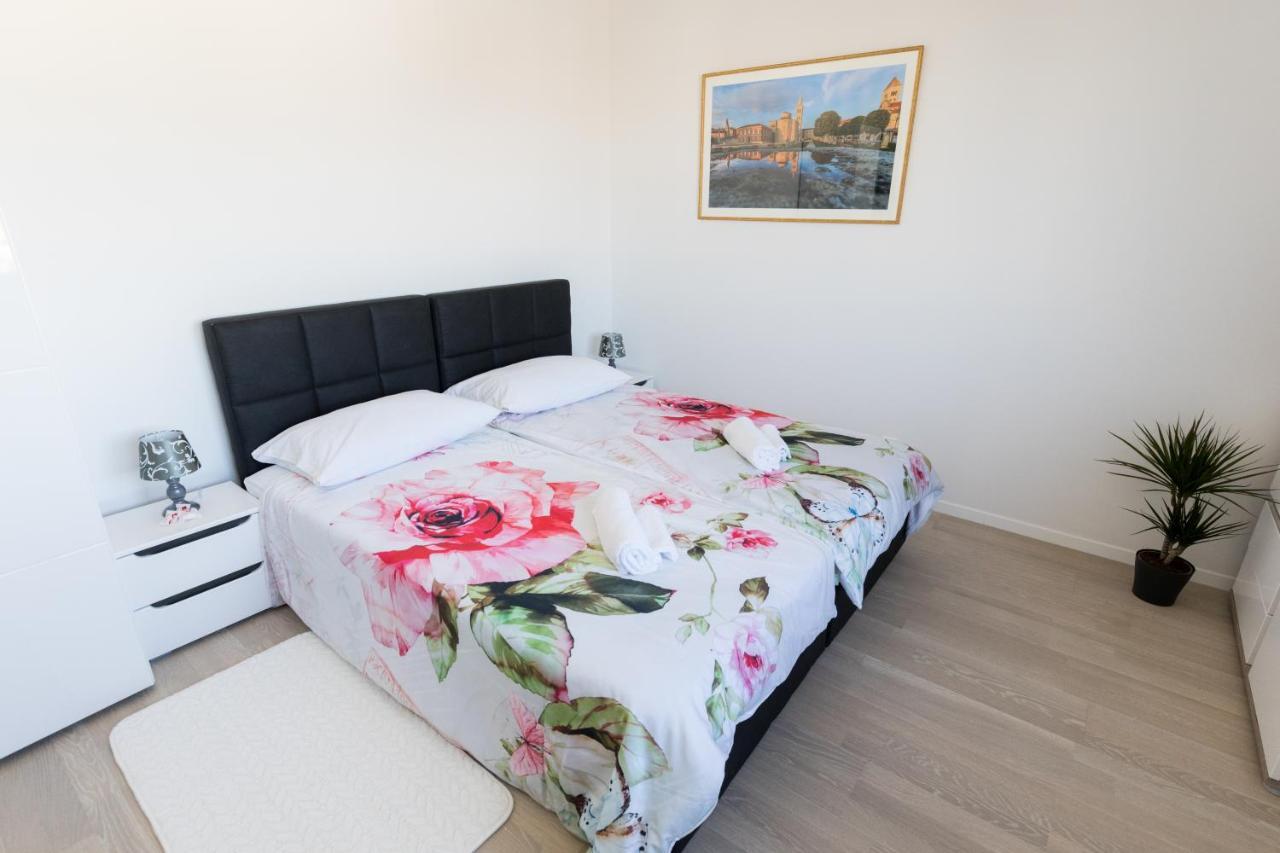 Studio Apartman Moonlight Zadar Buitenkant foto