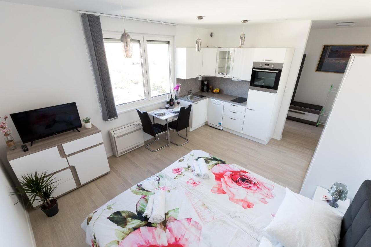 Studio Apartman Moonlight Zadar Buitenkant foto