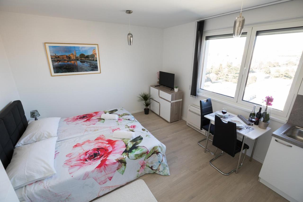 Studio Apartman Moonlight Zadar Buitenkant foto