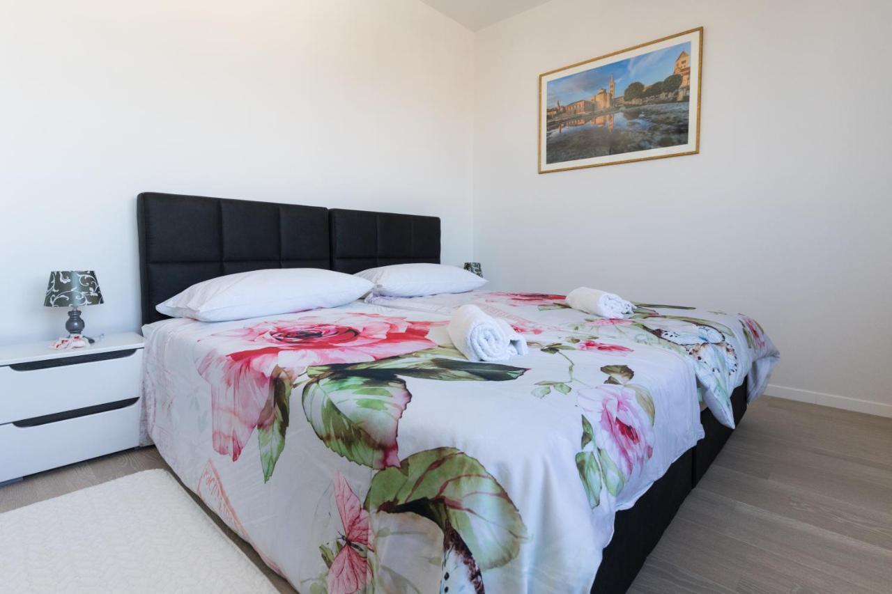 Studio Apartman Moonlight Zadar Buitenkant foto