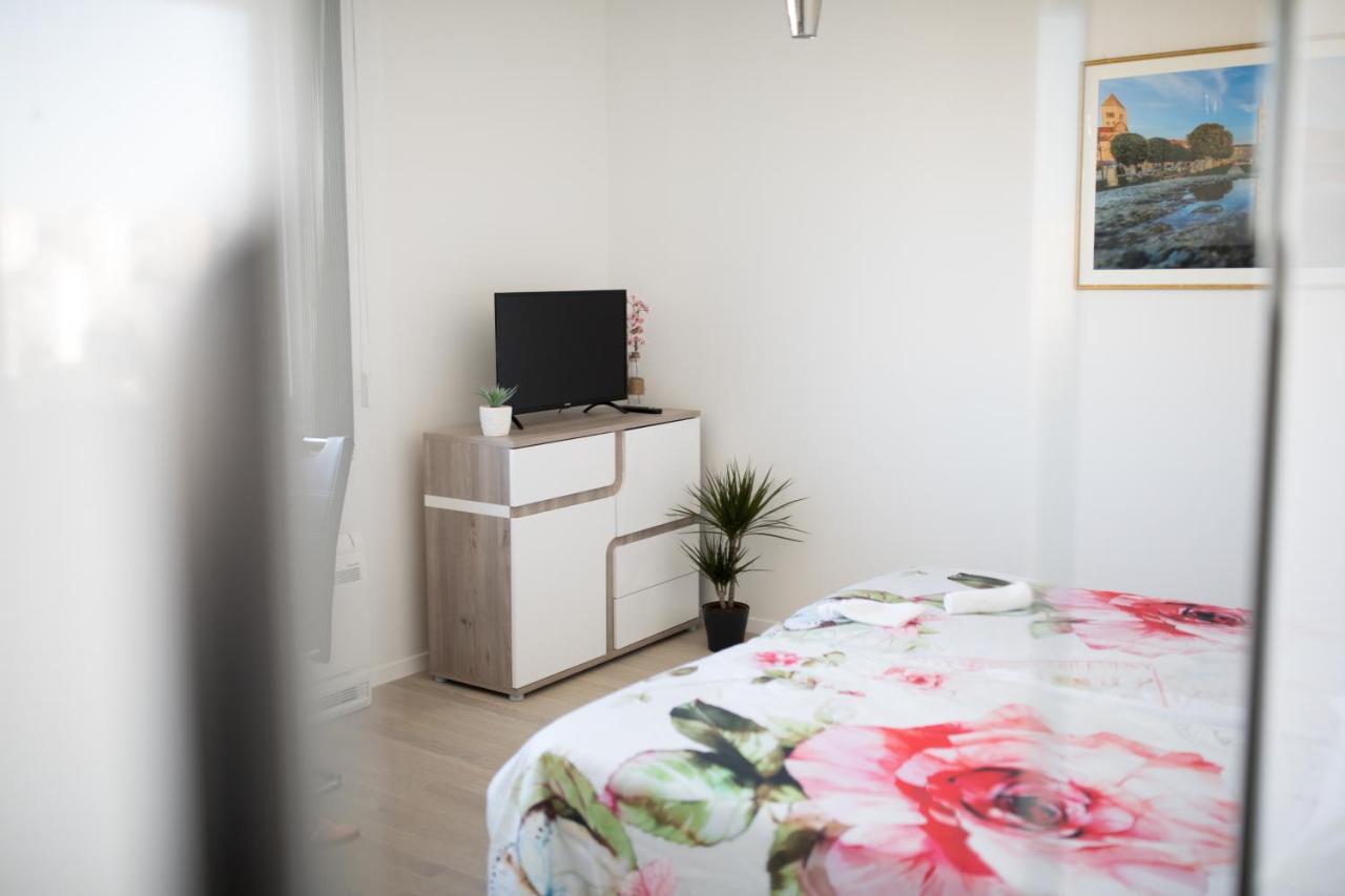 Studio Apartman Moonlight Zadar Buitenkant foto